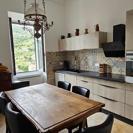 Bel & Ancien Appartement T3 Renove Dans Sartene Esterno foto