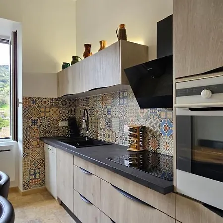 Bel & Ancien Appartement T3 Renove Dans Sartene Esterno foto