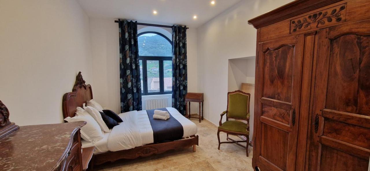 Bel & Ancien T3 Renove Dans *