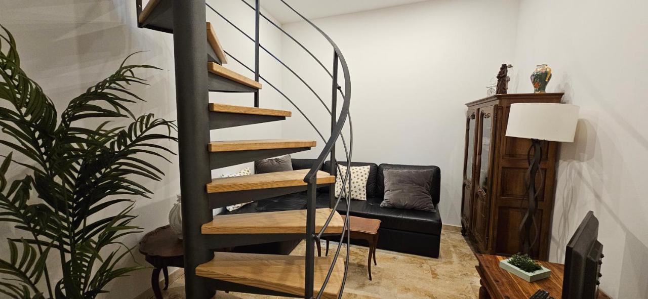 Apartment Bel & Ancien T3 Renove Dans *