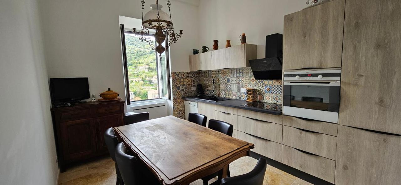Bel & Ancien T3 Renove Dans * Sartene (Corsica)